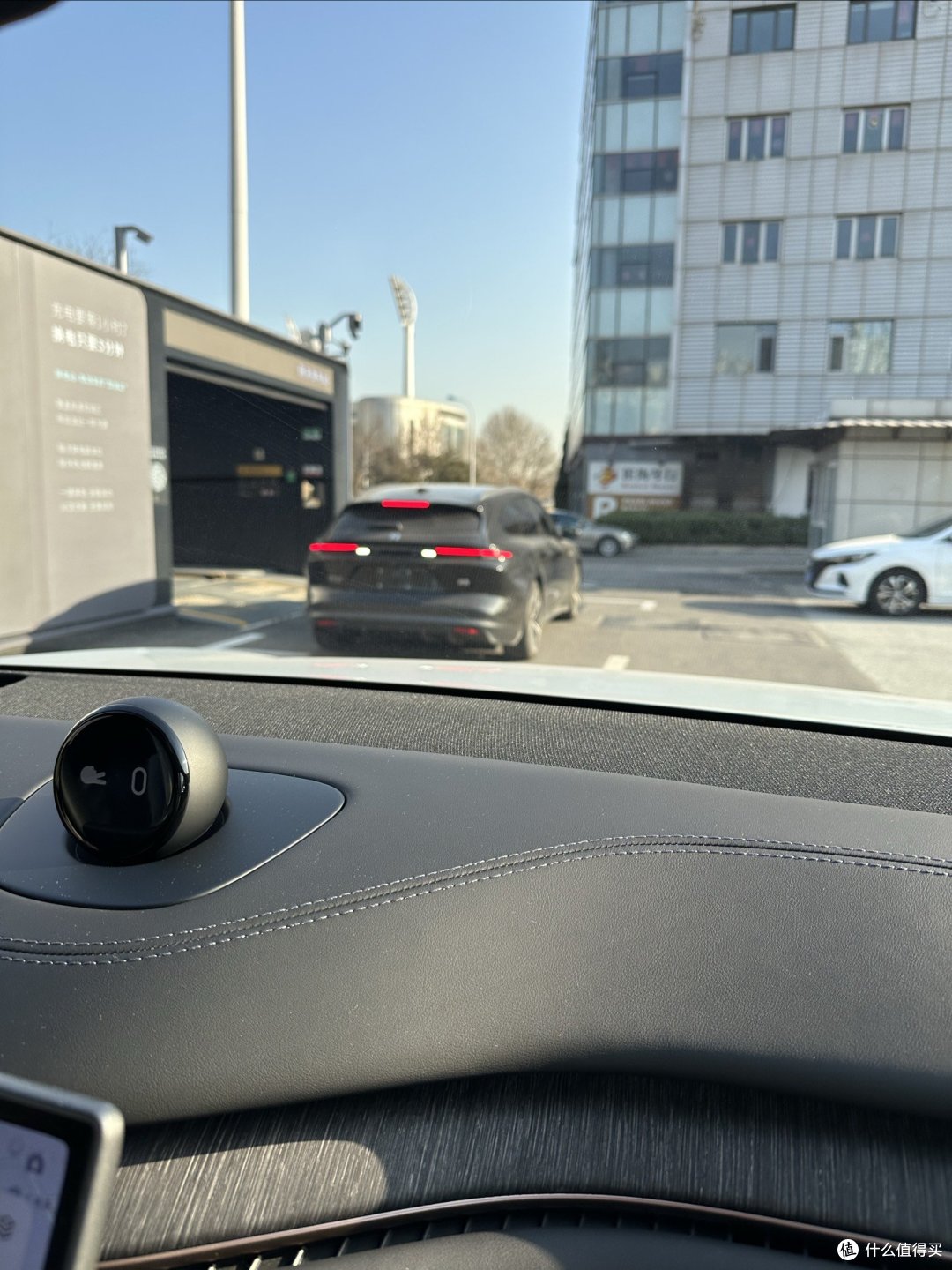 按着摩体验零百加速——试乘试驾蔚来ES6