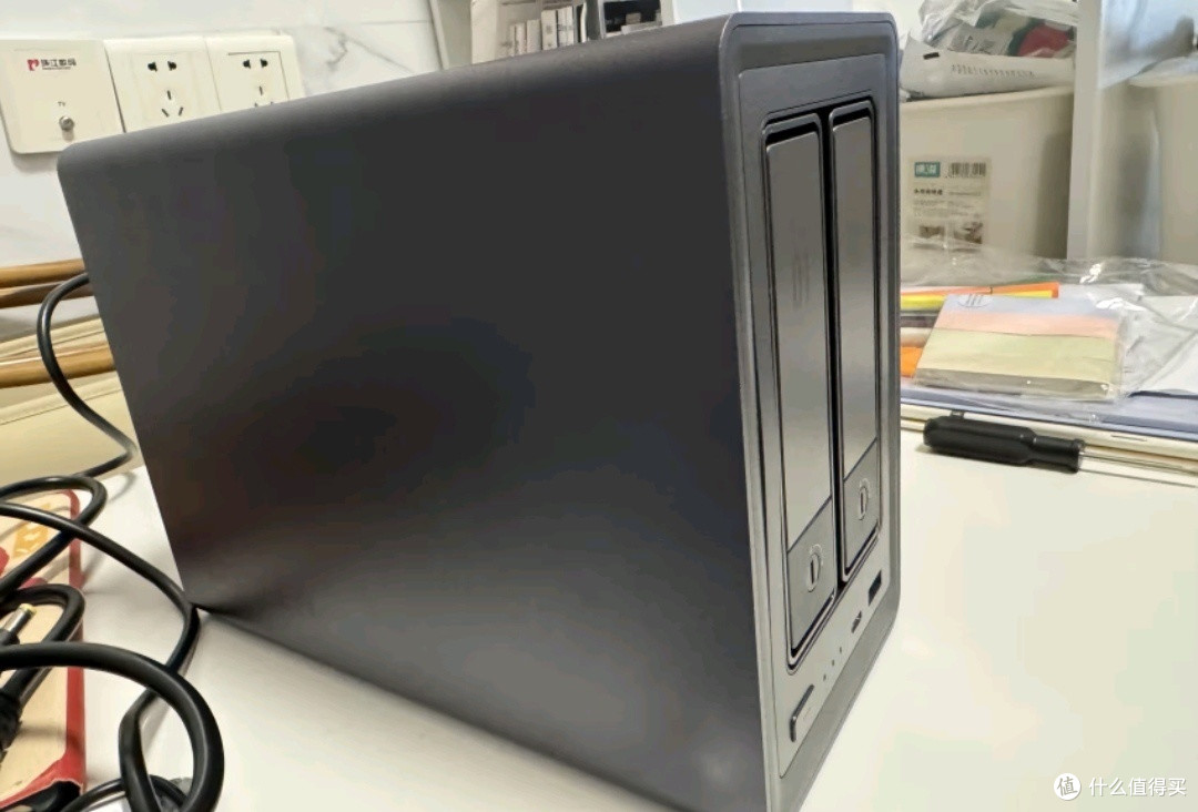 绿联私有云DXP2800:办公NAS优选💼