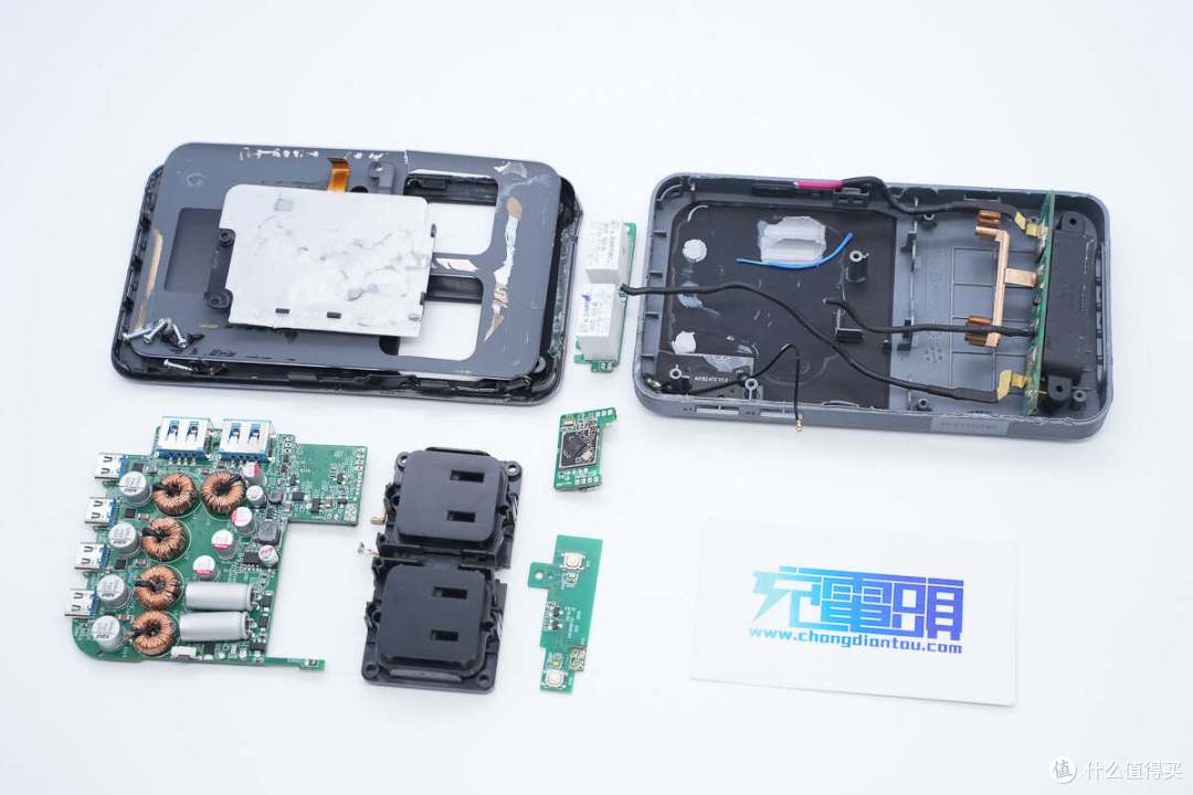 拆解报告:ANKER安克240W 8合1桌面快充插座A91B2