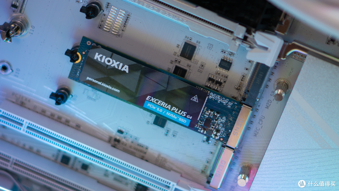 极致读写、超棒温控,笔记本可用的PCIe5.0固态,铠侠VD10实测!