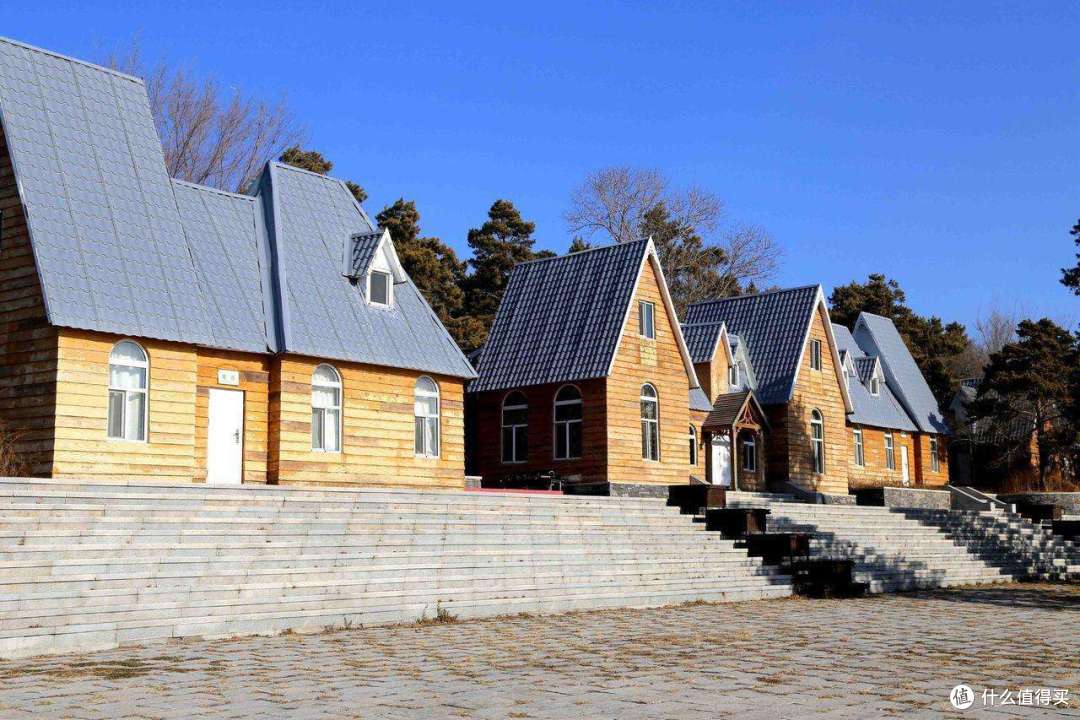 构建多层次医疗保障体系，稳步迈向全民健康