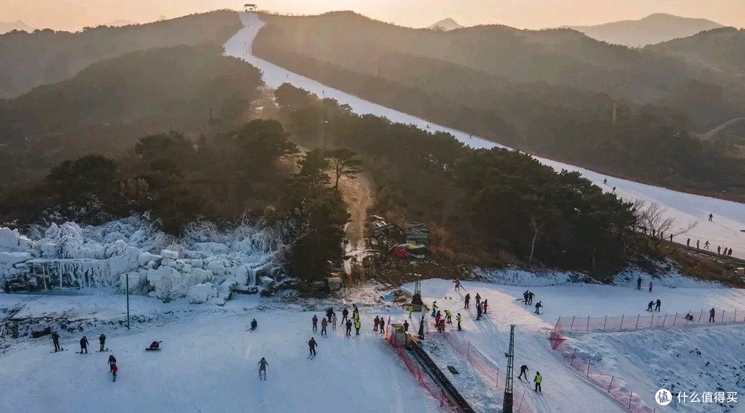 辽宁的朋友你可以体验滑雪泡温泉