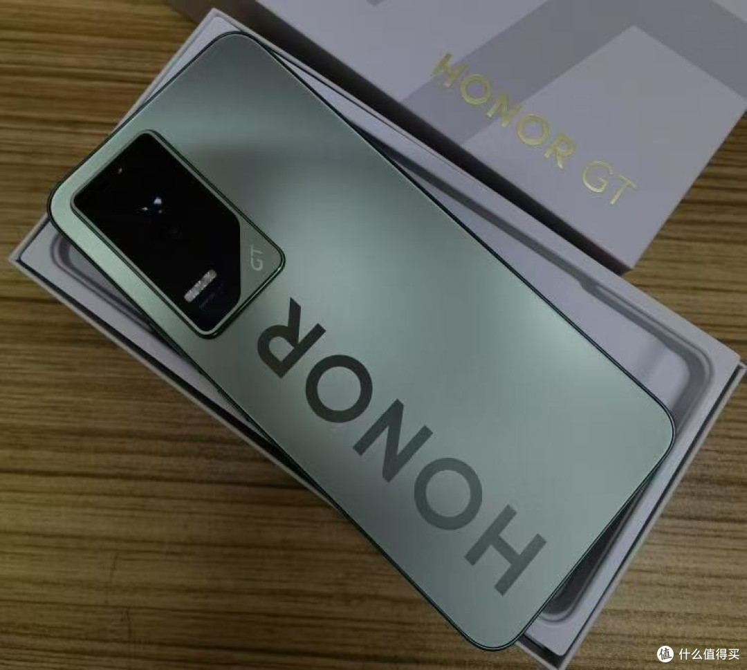 荣耀终于良心了，5300mAh+绿洲护眼+骁龙8Gen3，跌至1959元