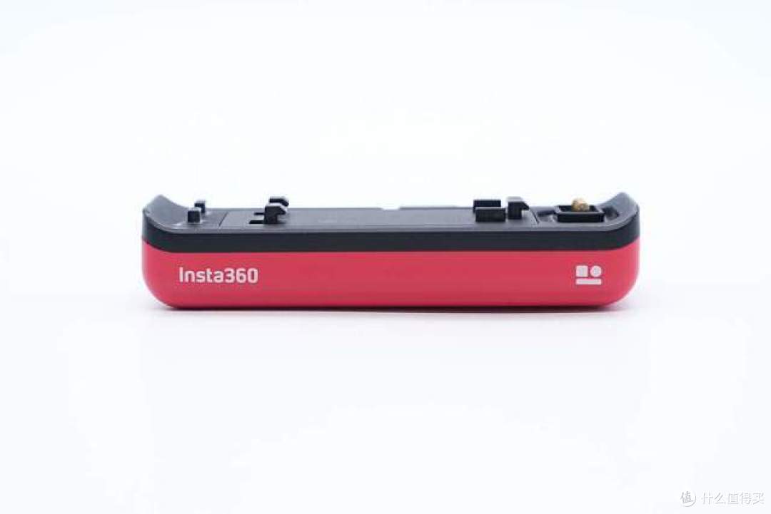 内置1块ATL软包电池,影石Insta360 ONE R充电电池套装拆解