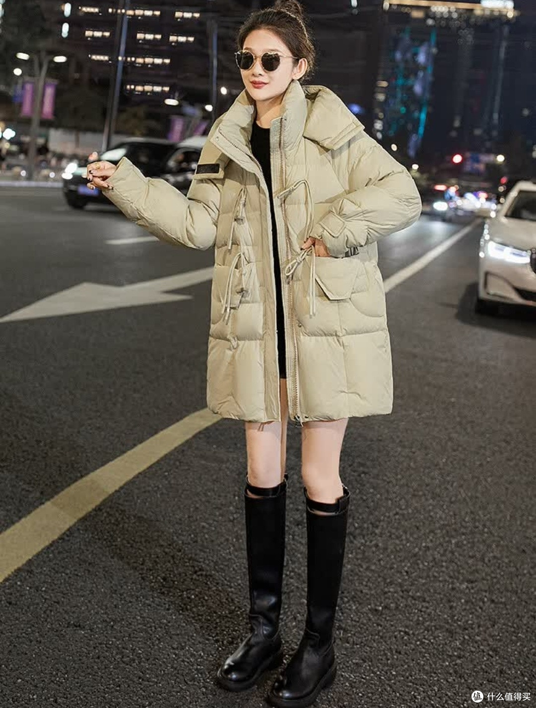丝柏舍连帽羽绒服:赛冬保暖必备,时尚与温度并存
