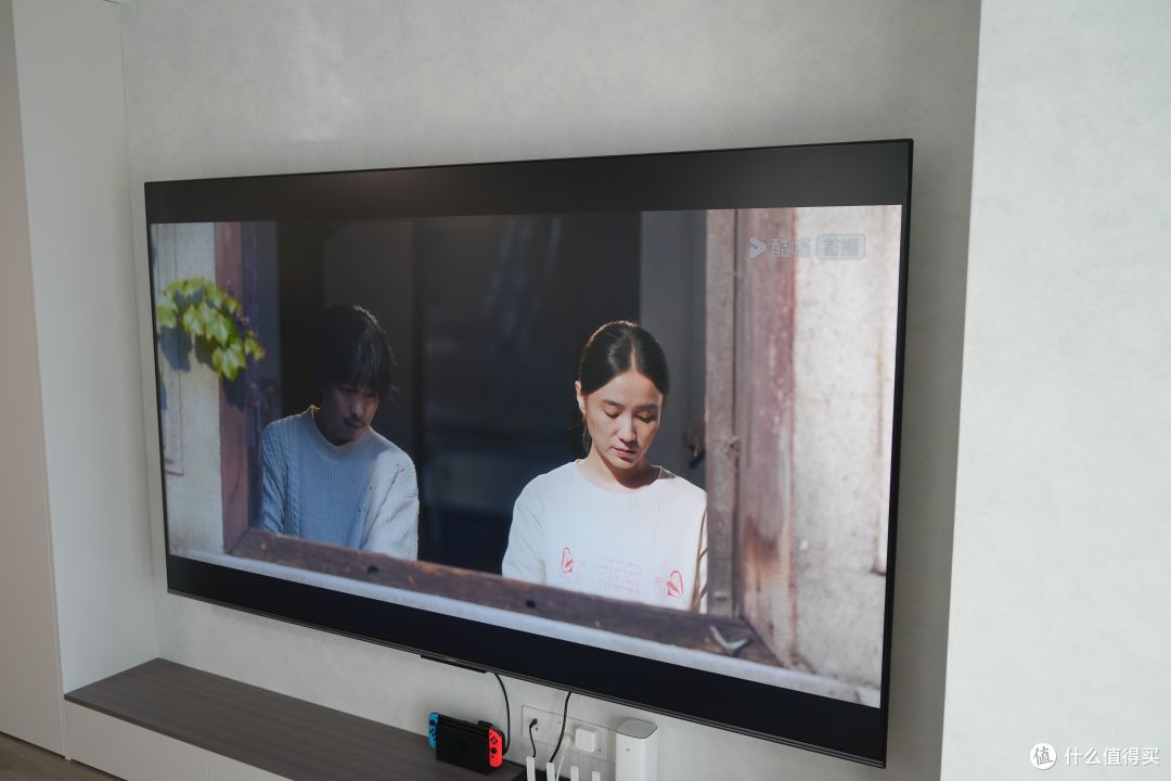 大屏才是硬道理!抗光+MiniLED面板,百吋神机不足八千!