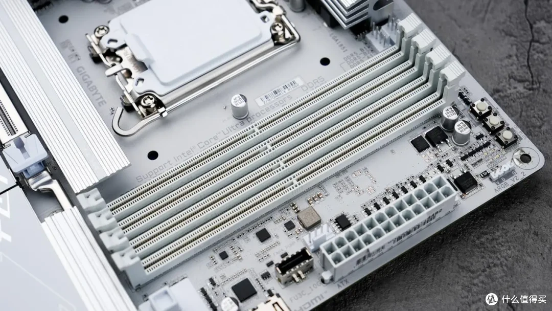 技嘉B860M AORUS ELITE WIFI6E ICE主板实测