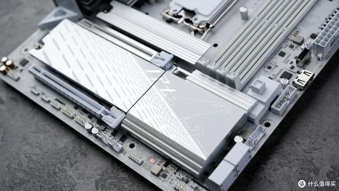 技嘉B860M AORUS ELITE WIFI6E ICE主板实测