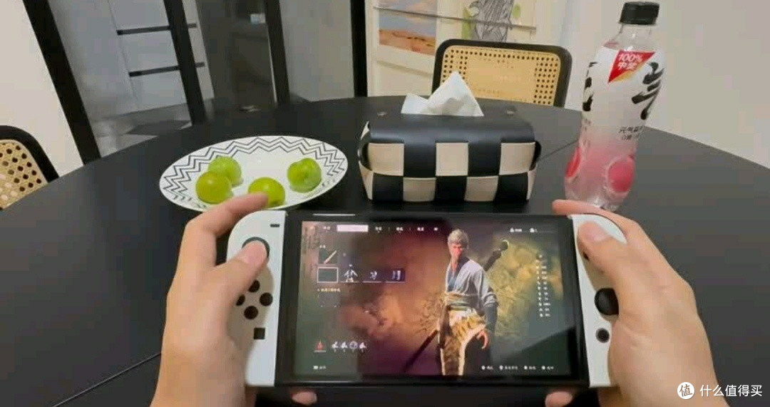 Nintendo Switch日版OLED+国行Pro手柄:游戏爱好者的顶级配置