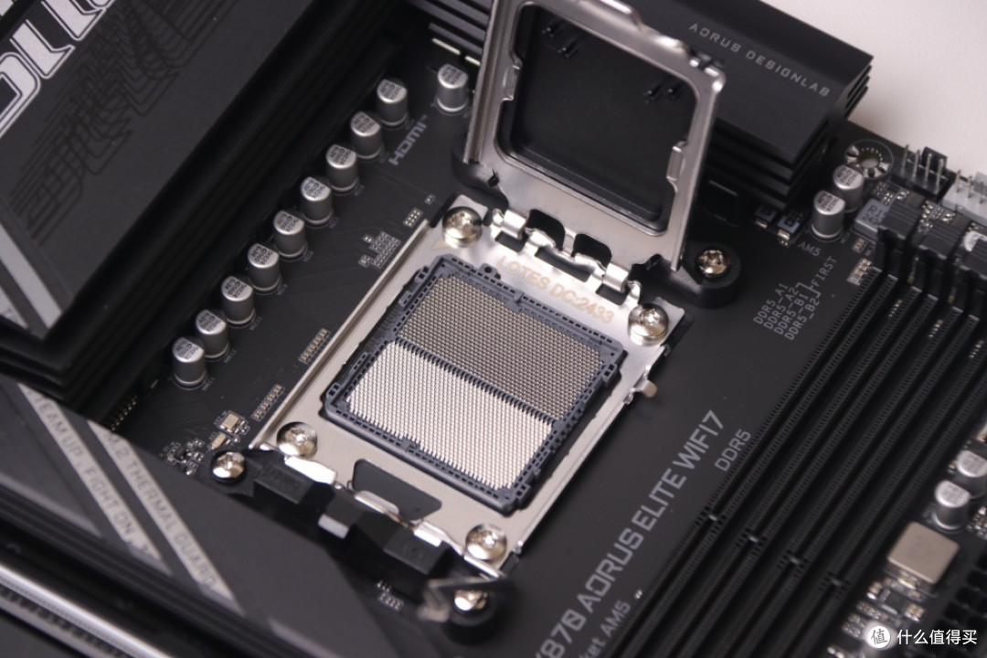 游戏神U抢到了,9800X3D搭配技嘉X870小雕装机分享
