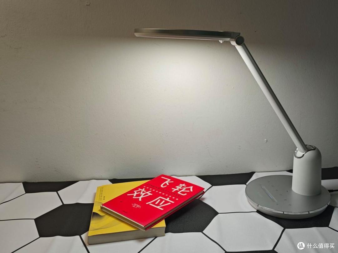 护眼台灯学生用哪个牌子的好用又实惠,2025护眼台灯品牌排行榜!
