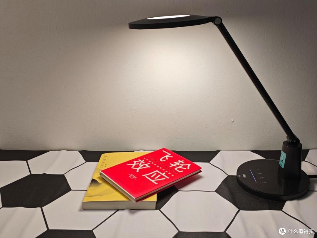 护眼台灯学生用哪个牌子的好用又实惠,2025护眼台灯品牌排行榜!