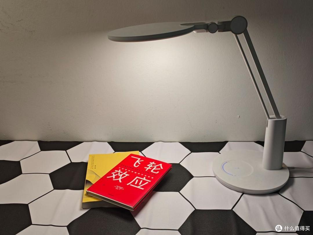 护眼台灯学生用哪个牌子的好用又实惠,2025护眼台灯品牌排行榜!