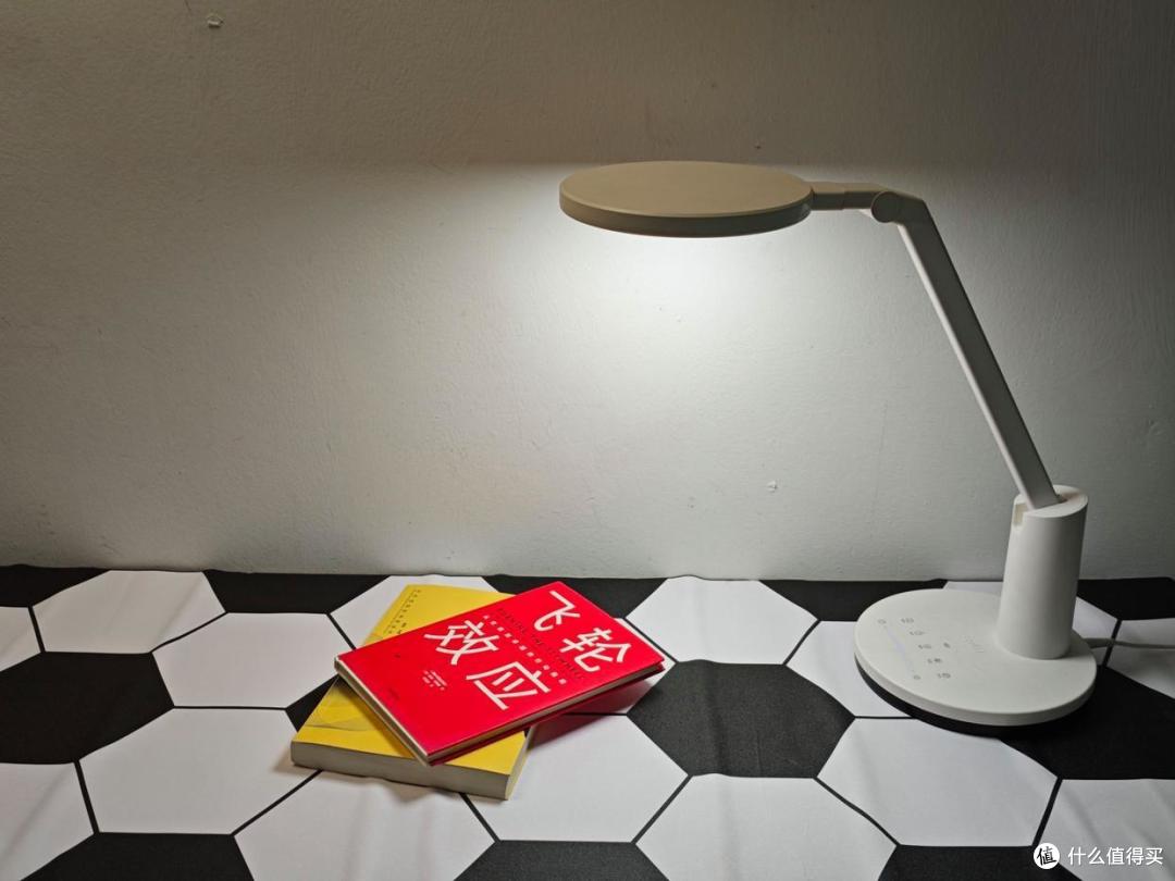 护眼台灯学生用哪个牌子的好用又实惠,2025护眼台灯品牌排行榜!