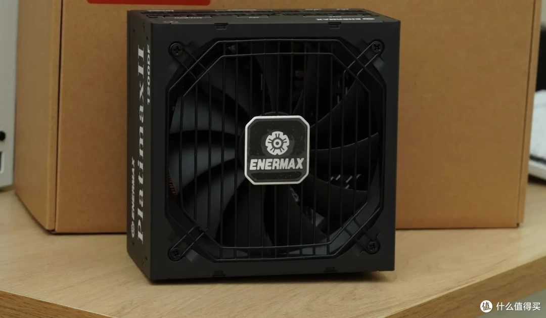 DLSS 4重塑游戏体验 七彩虹 iGame RTX 5090 D Advanced 32GB首测