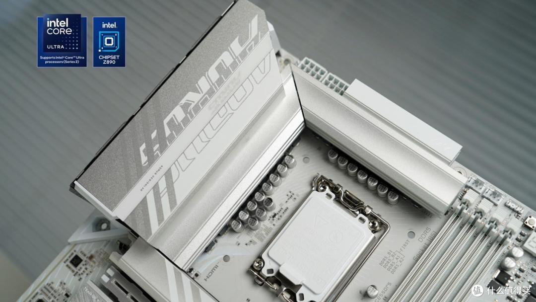 技嘉Z890冰雕主板+RTX 5090D显卡，测DLSS4性能：大力水手很猛