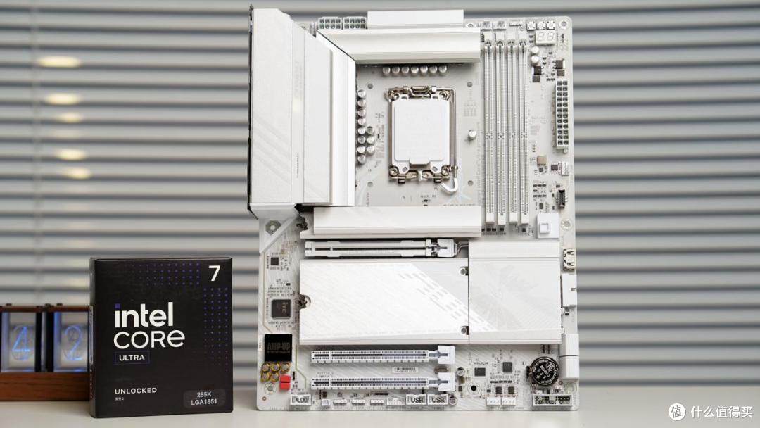 技嘉Z890冰雕主板+RTX 5090D显卡，测DLSS4性能：大力水手很猛