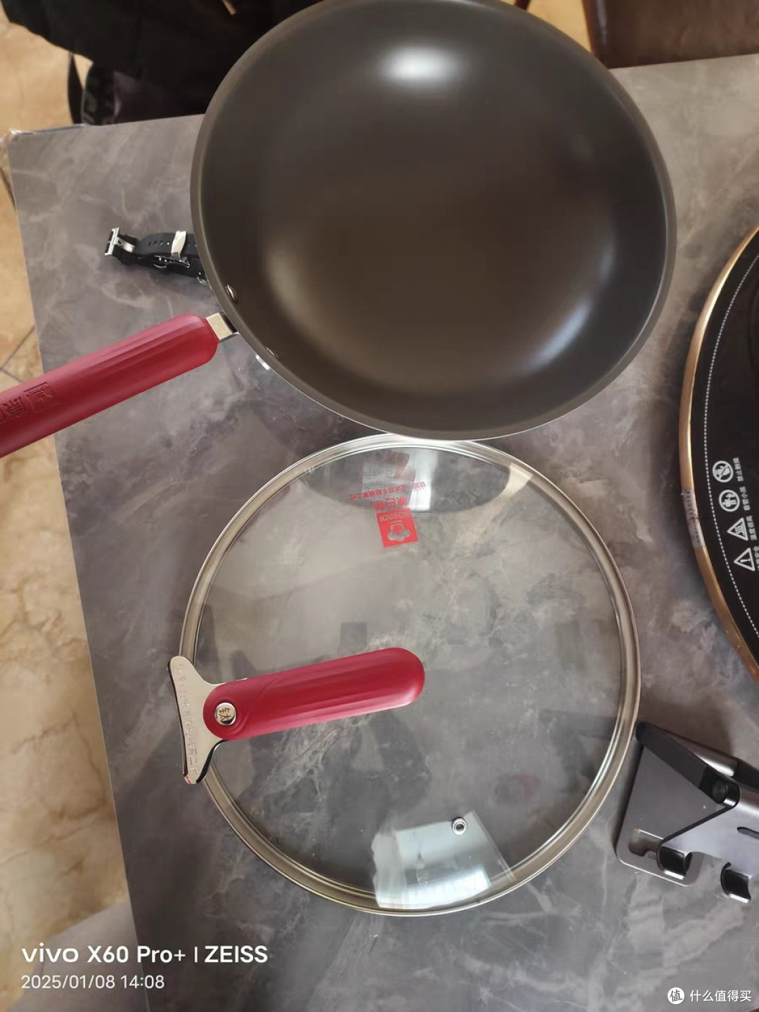 厨房新宠：康巴赫钛盾无涂层不粘锅，重塑烹饪新体验