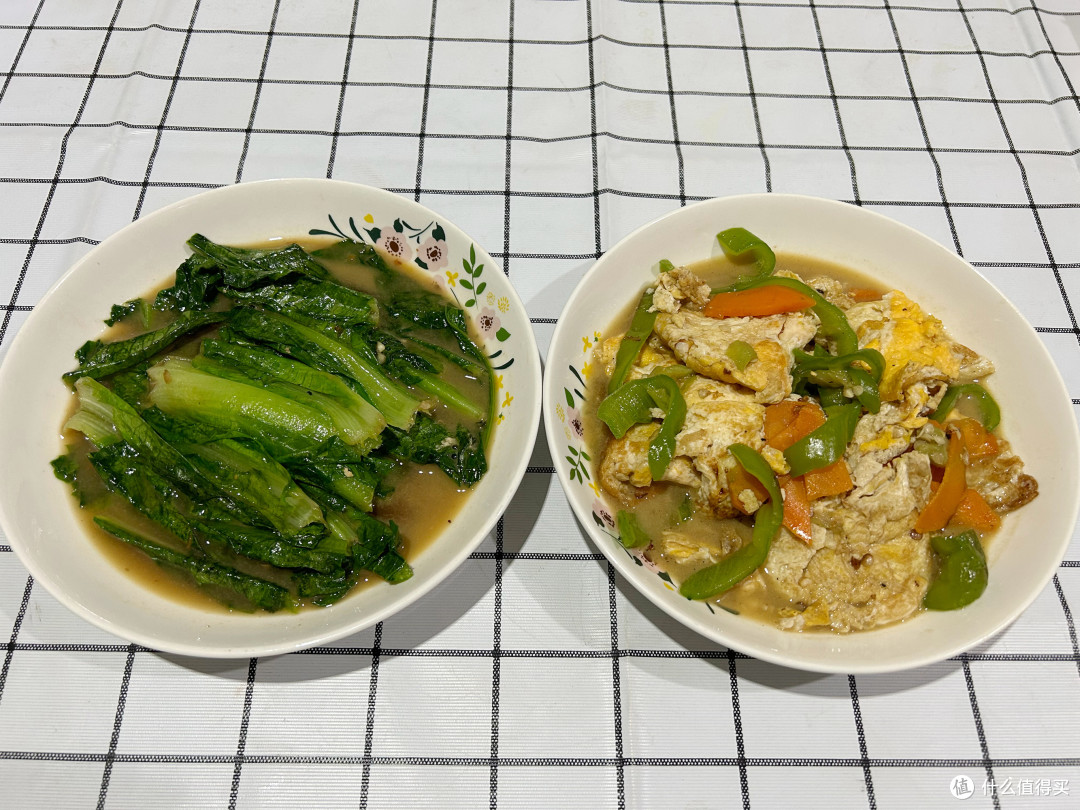 孩子放寒假,妈妈连做8天午餐,真用心了,邻居:不好看但很养人