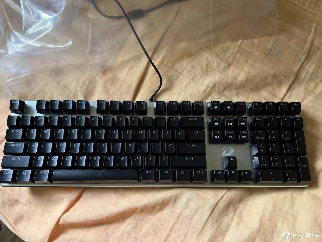 达尔优EK815PRO机械键盘还挺好用