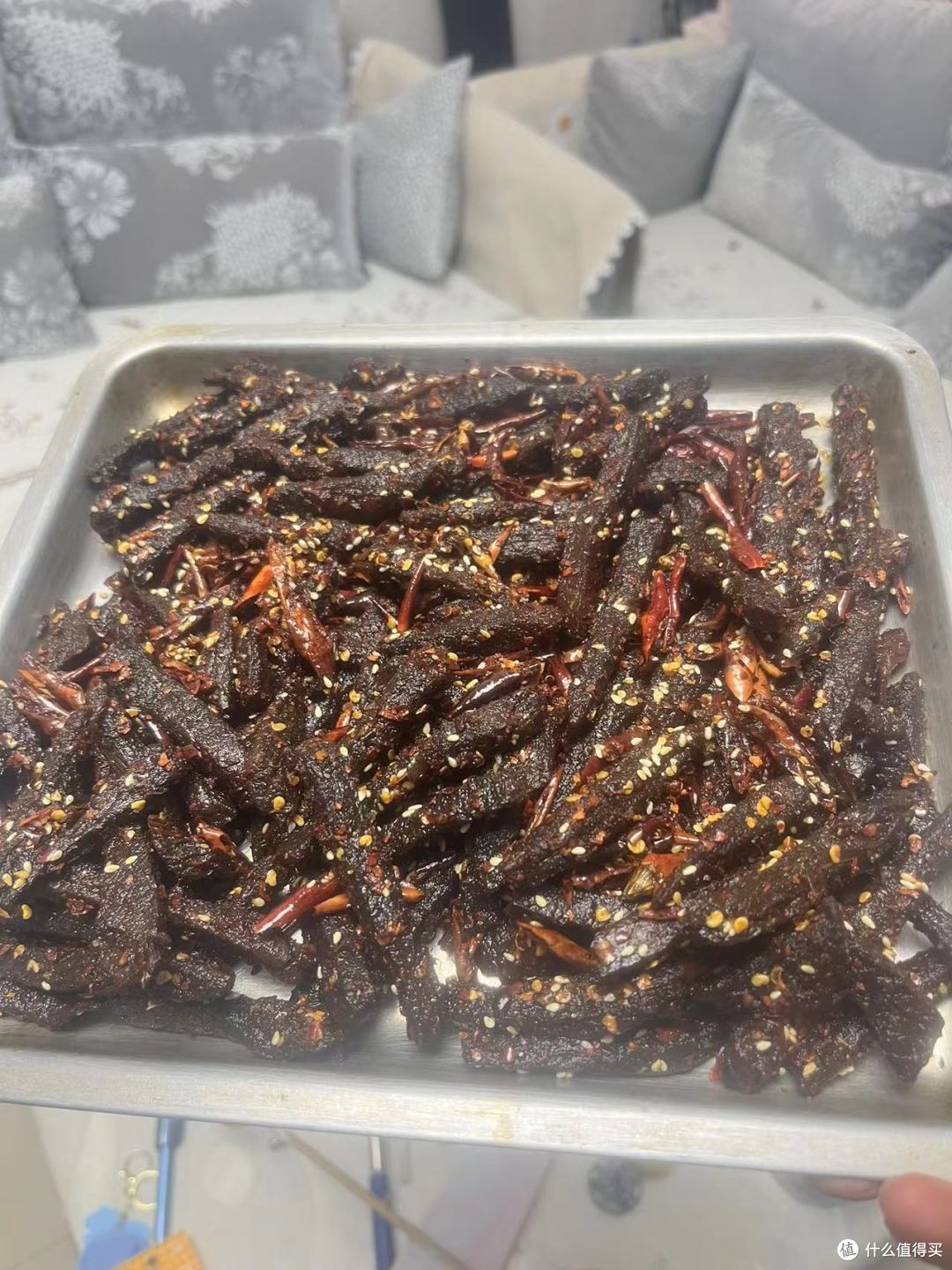 在锅里自然晾冷了更好吃，喜欢吃热的也可以盛出来开吃！