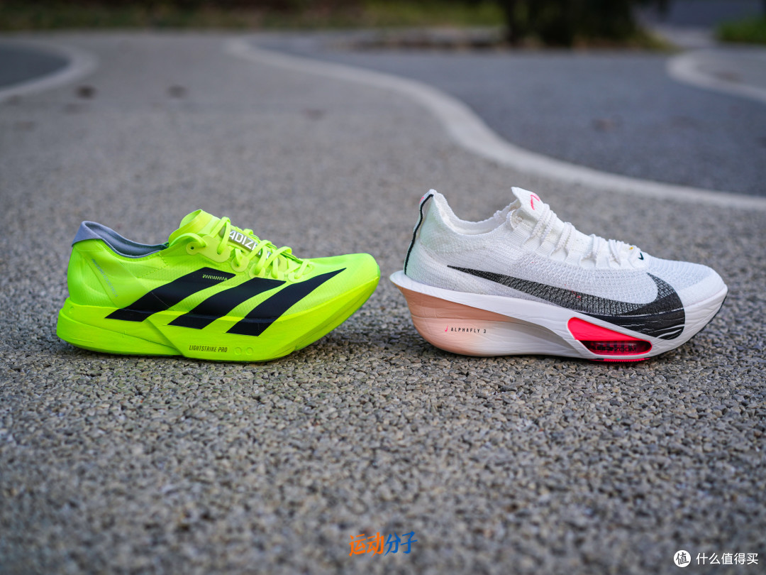 王牌对决，adidas adios pro 4碳柱和nike alphafly 3碳板对比