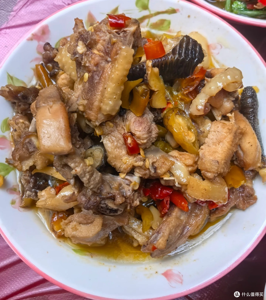 我们湖南年夜饭吃鸡鸭鱼肉，梅菜扣肉