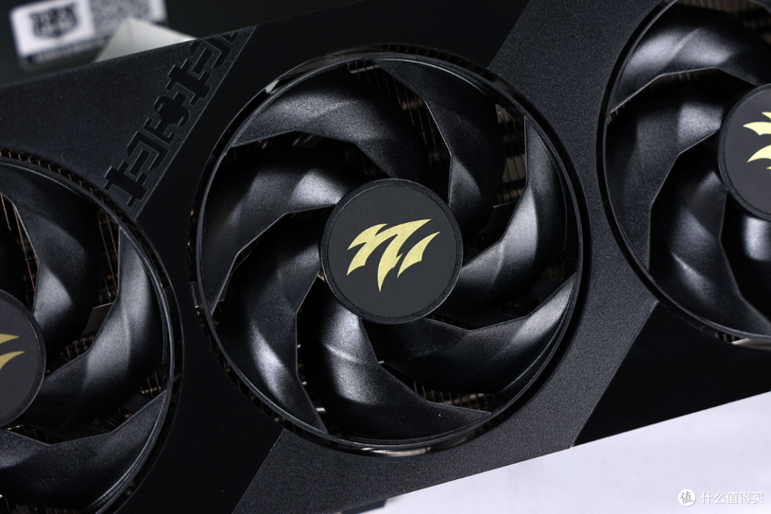 影驰RTX5080魔刃OC显卡搭配9800X3D平台装机实测(含配置推荐