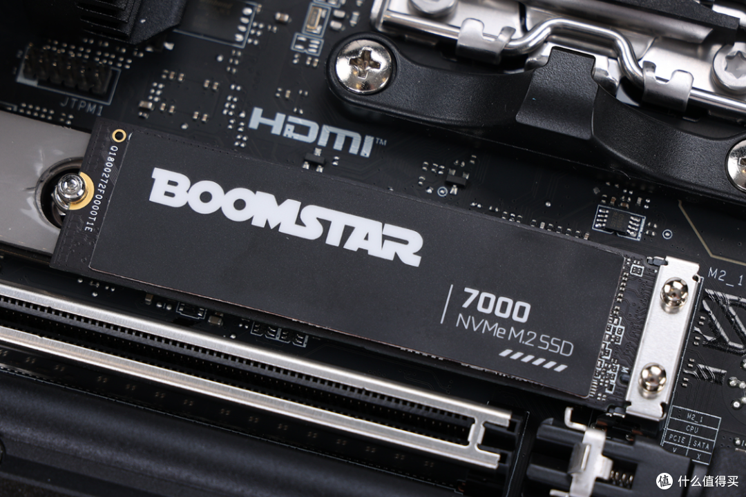 影驰RTX5080魔刃OC显卡搭配9800X3D平台装机实测(含配置推荐
