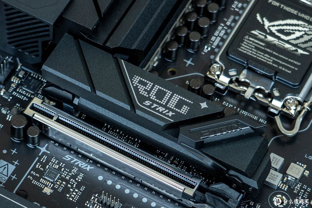 电竞基因与赛博美学，华硕ROG STRIX B860-F GAMING WIFI全面体验