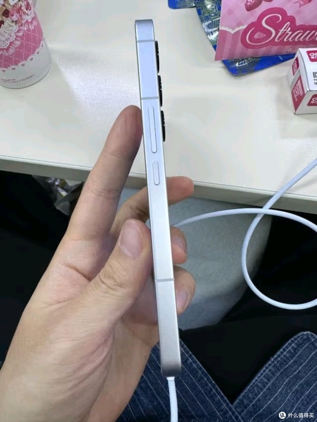 魅族21白色版本,永远是我的心头好,建议其他厂商跟进