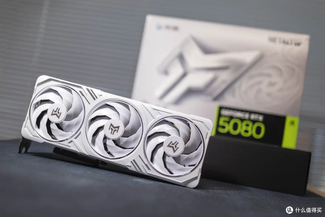 2PCI厚度,硬朗风格,影驰RTX5080金属大师白金版开箱评测