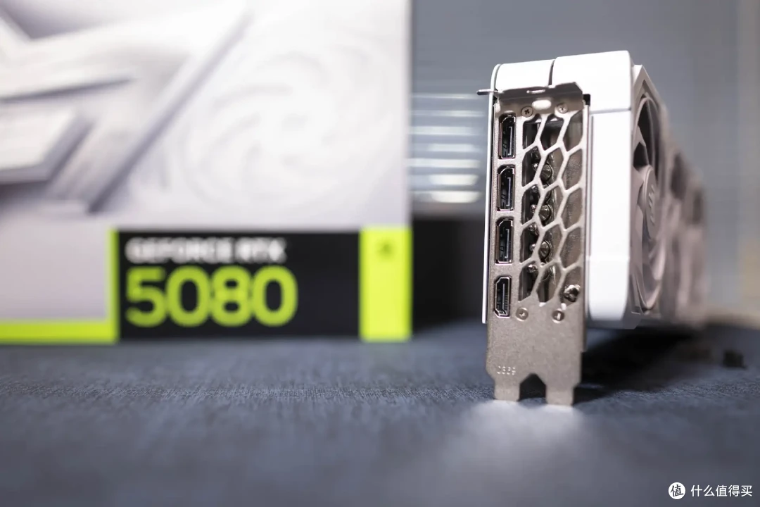 2PCI厚度,硬朗风格,影驰RTX5080金属大师白金版开箱评测