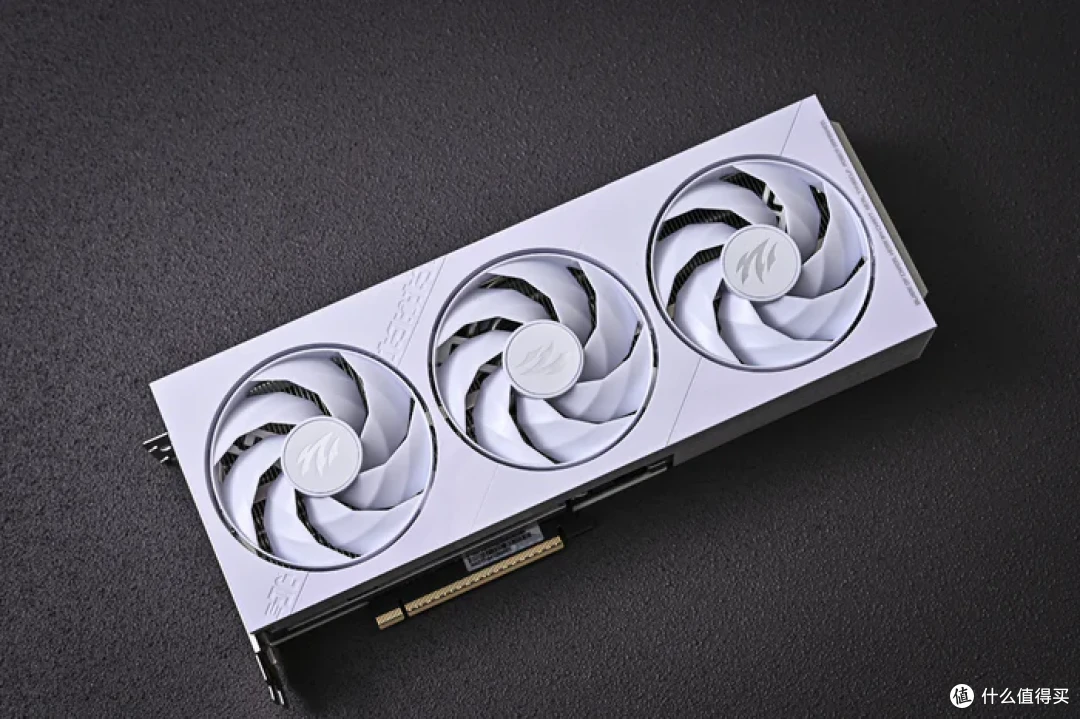 畅玩游戏“刃”我行——影驰 Geforce RTX 5080 圣刃开箱简测