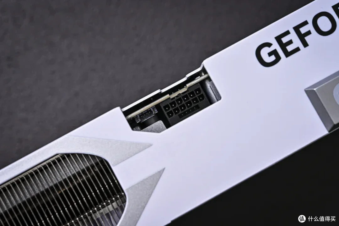 畅玩游戏“刃”我行——影驰 Geforce RTX 5080 圣刃开箱简测