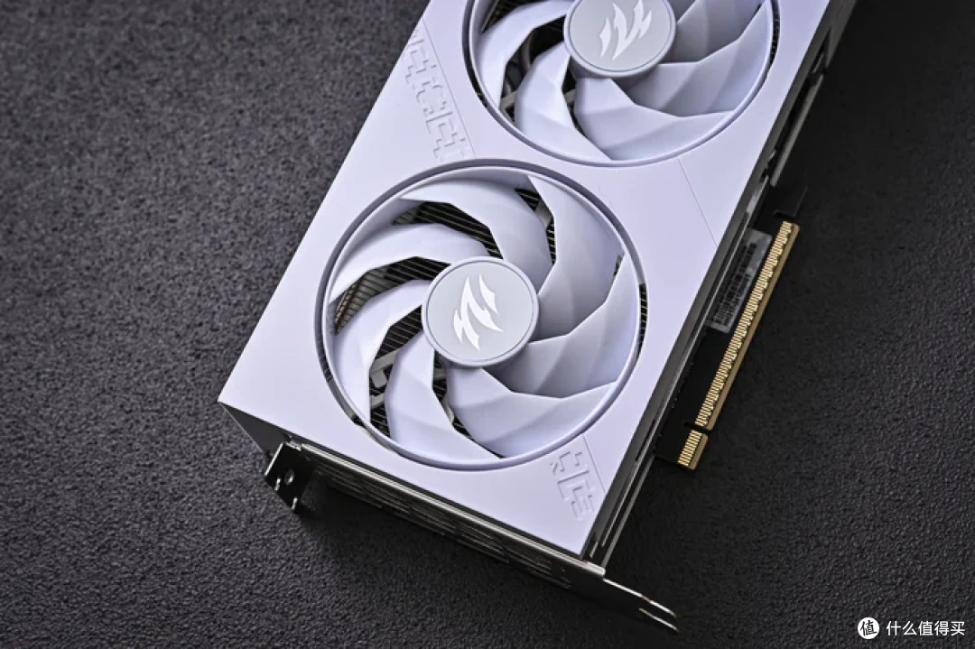 畅玩游戏“刃”我行——影驰 Geforce RTX 5080 圣刃开箱简测