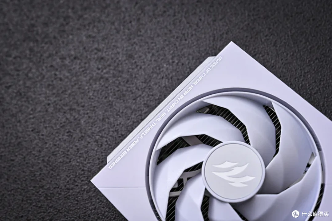 畅玩游戏“刃”我行——影驰 Geforce RTX 5080 圣刃开箱简测