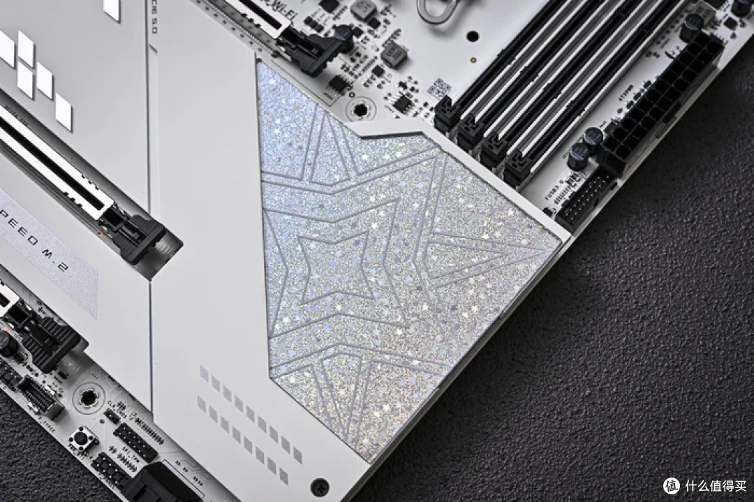 畅玩游戏“刃”我行——影驰 Geforce RTX 5080 圣刃开箱简测