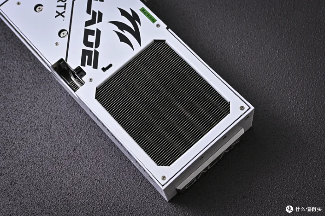 畅玩游戏“刃”我行——影驰 Geforce RTX 5080 圣刃开箱简测