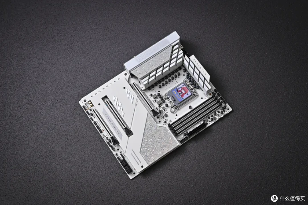 畅玩游戏“刃”我行——影驰 Geforce RTX 5080 圣刃开箱简测