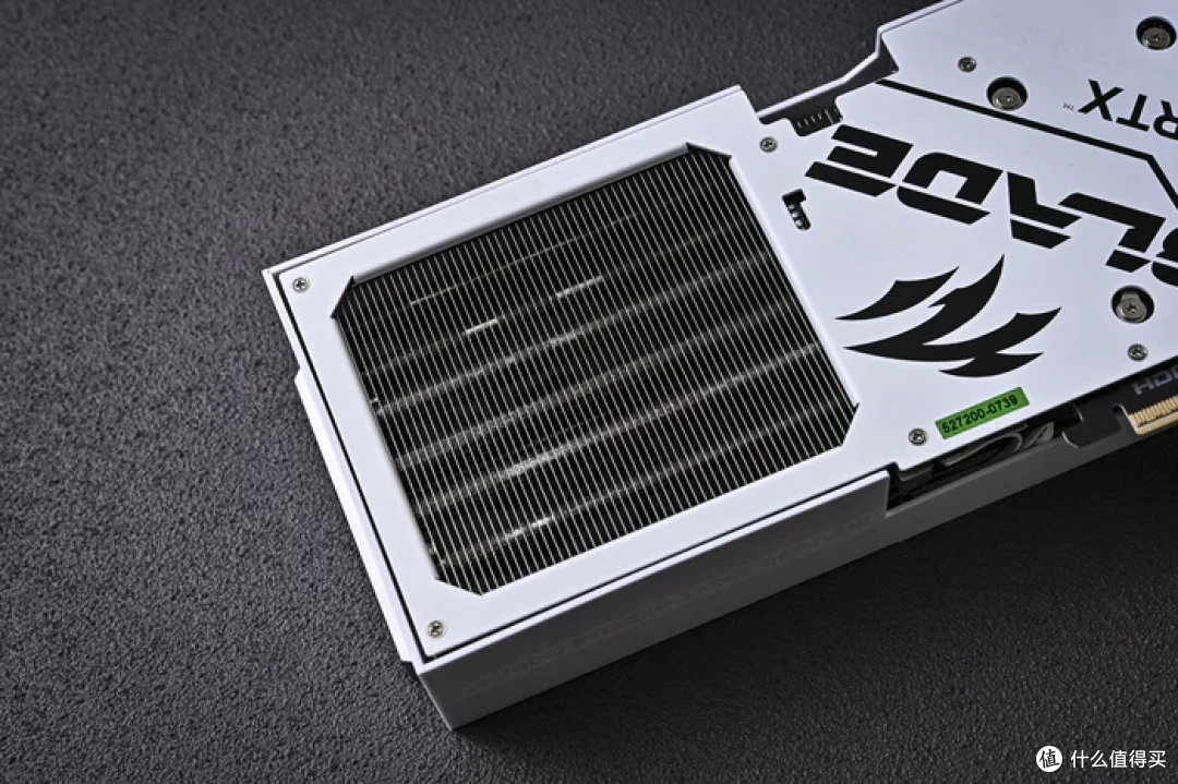 畅玩游戏“刃”我行——影驰 Geforce RTX 5080 圣刃开箱简测