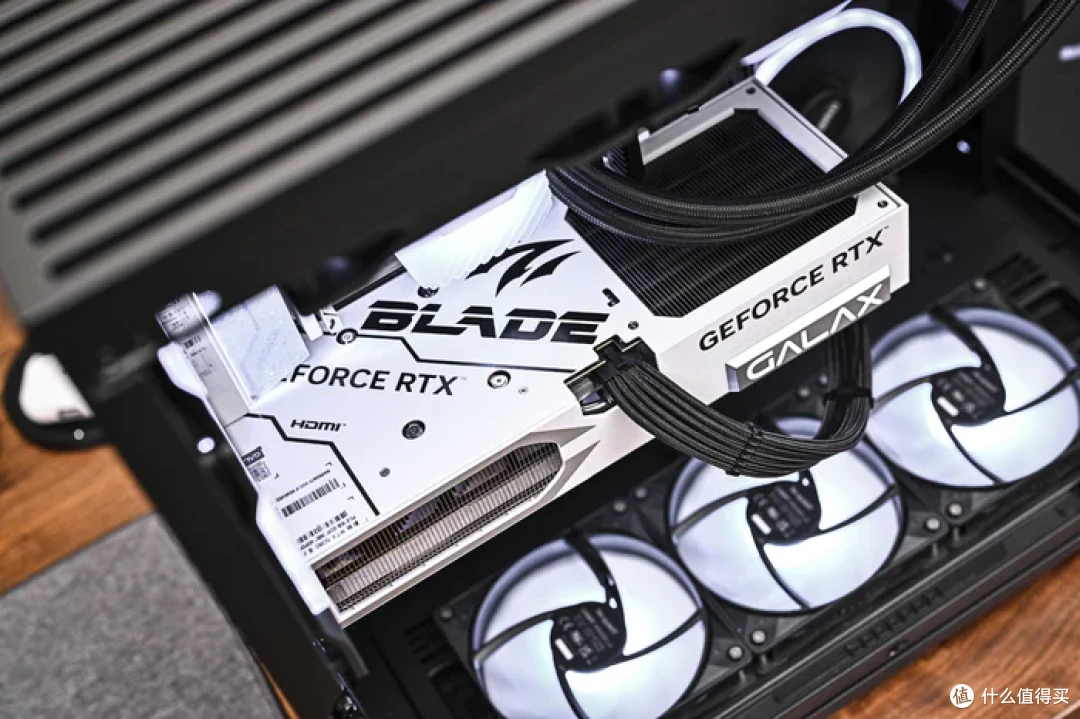 畅玩游戏“刃”我行——影驰 Geforce RTX 5080 圣刃开箱简测