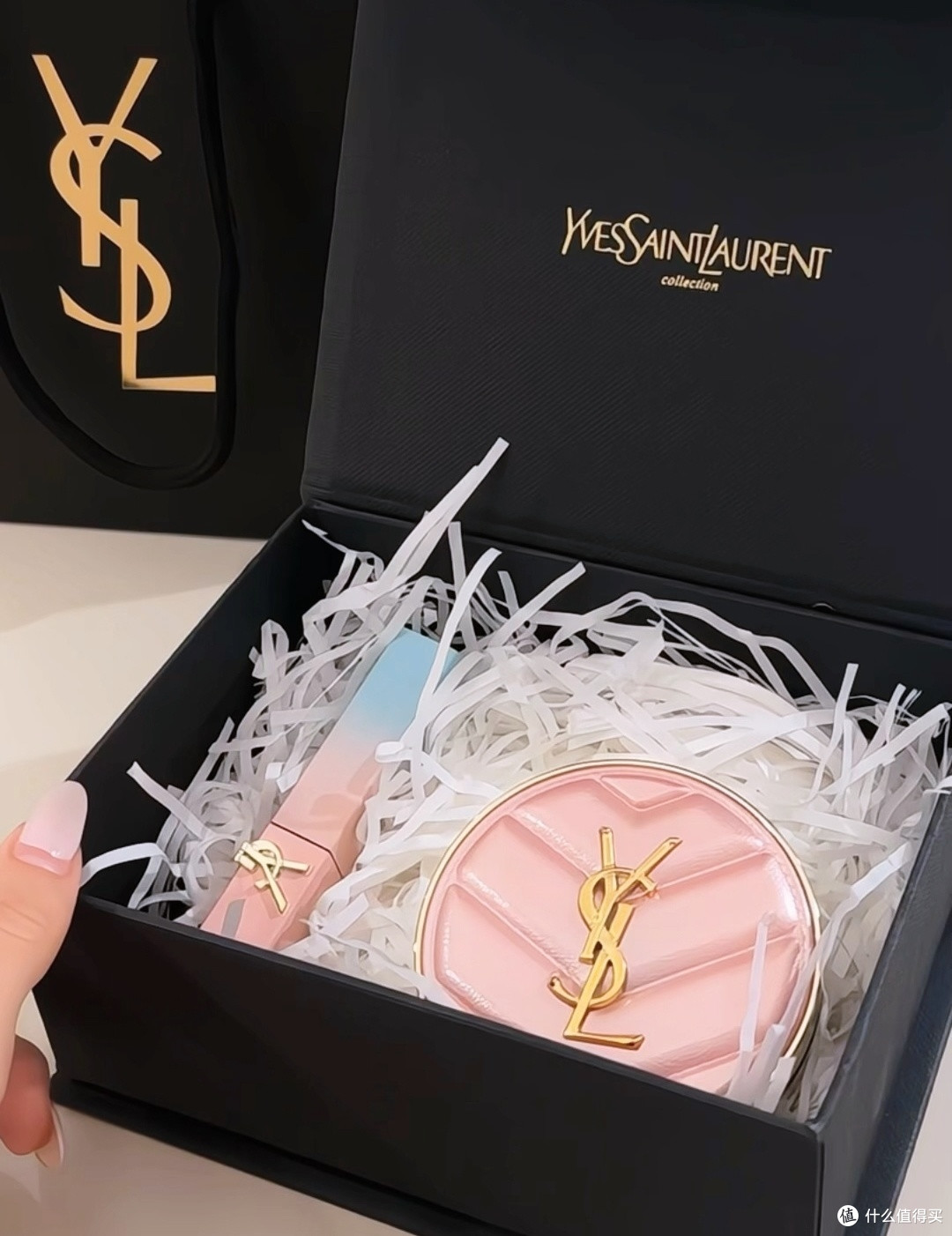 YSL圣罗兰 限定彩妆礼盒:新年与情人节的浪漫之选💖