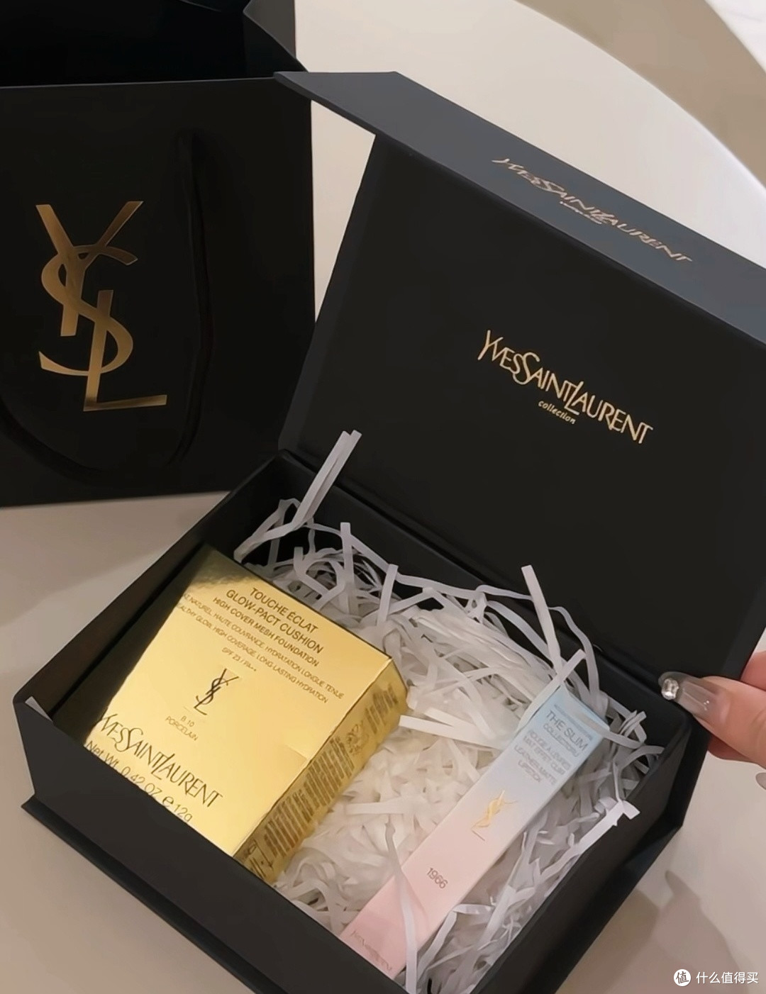YSL圣罗兰 限定彩妆礼盒:新年与情人节的浪漫之选💖