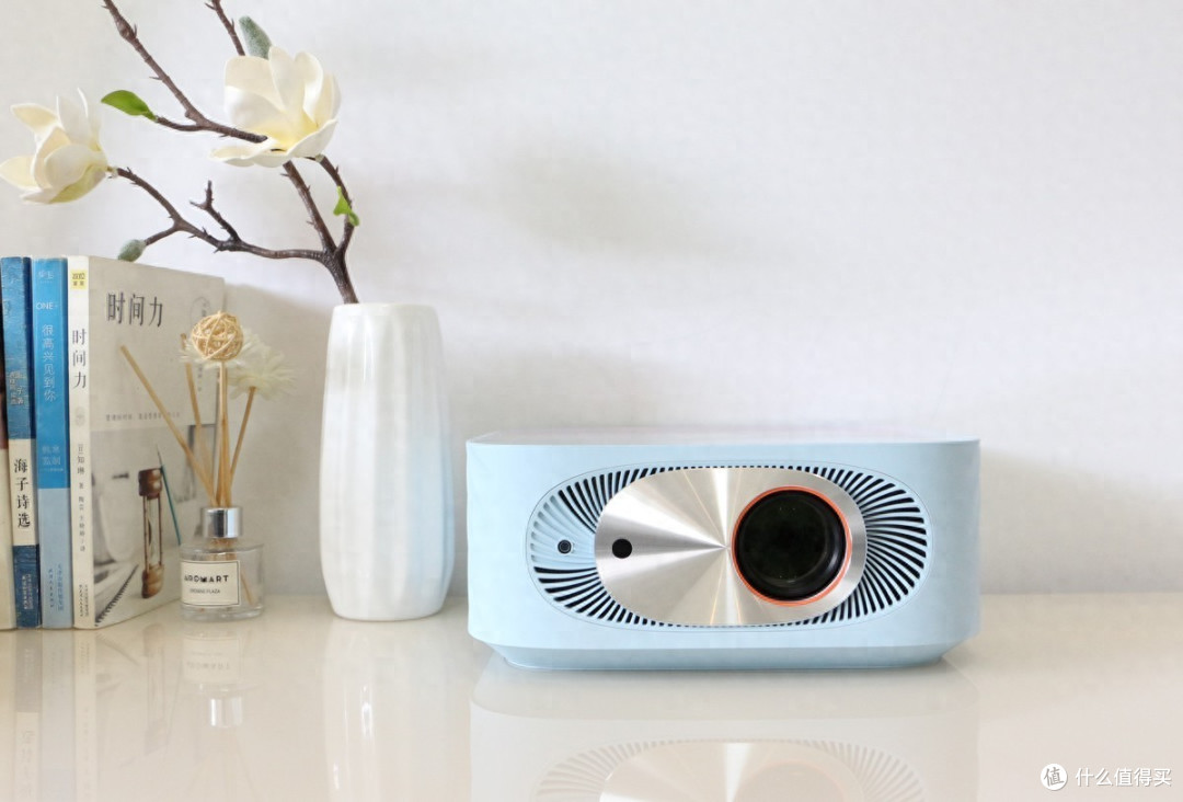 联想小新100投影仪新年体验!无开机广告、千元以内最能打的投影