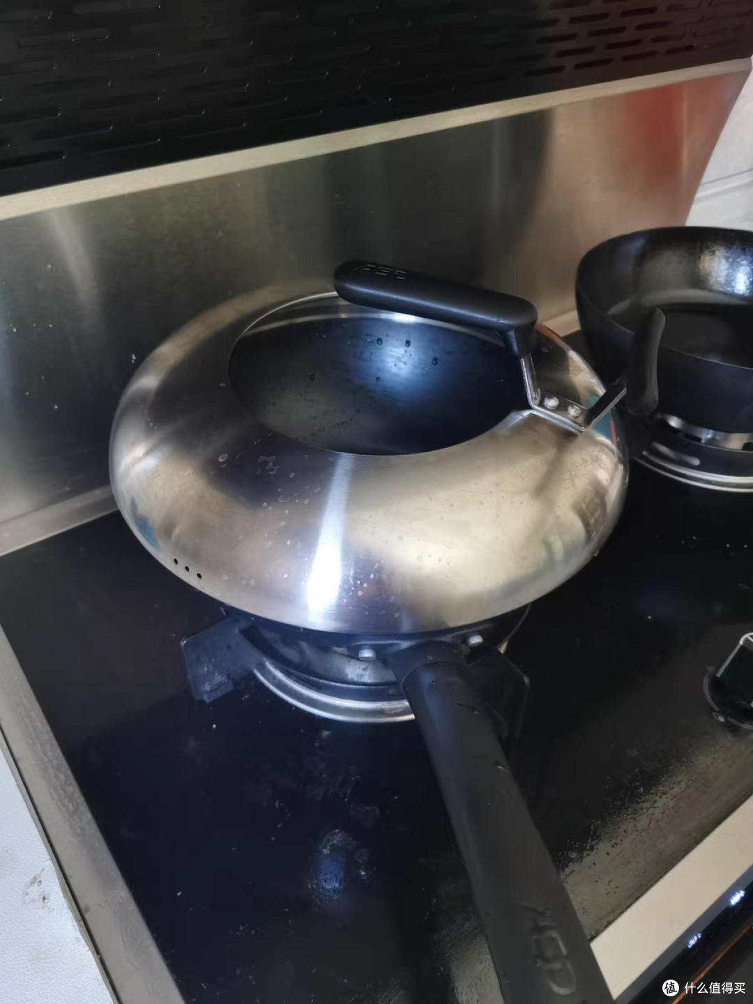 爱仕达油你控旋风尖底大翻炒锅：厨房烹饪的全能王者