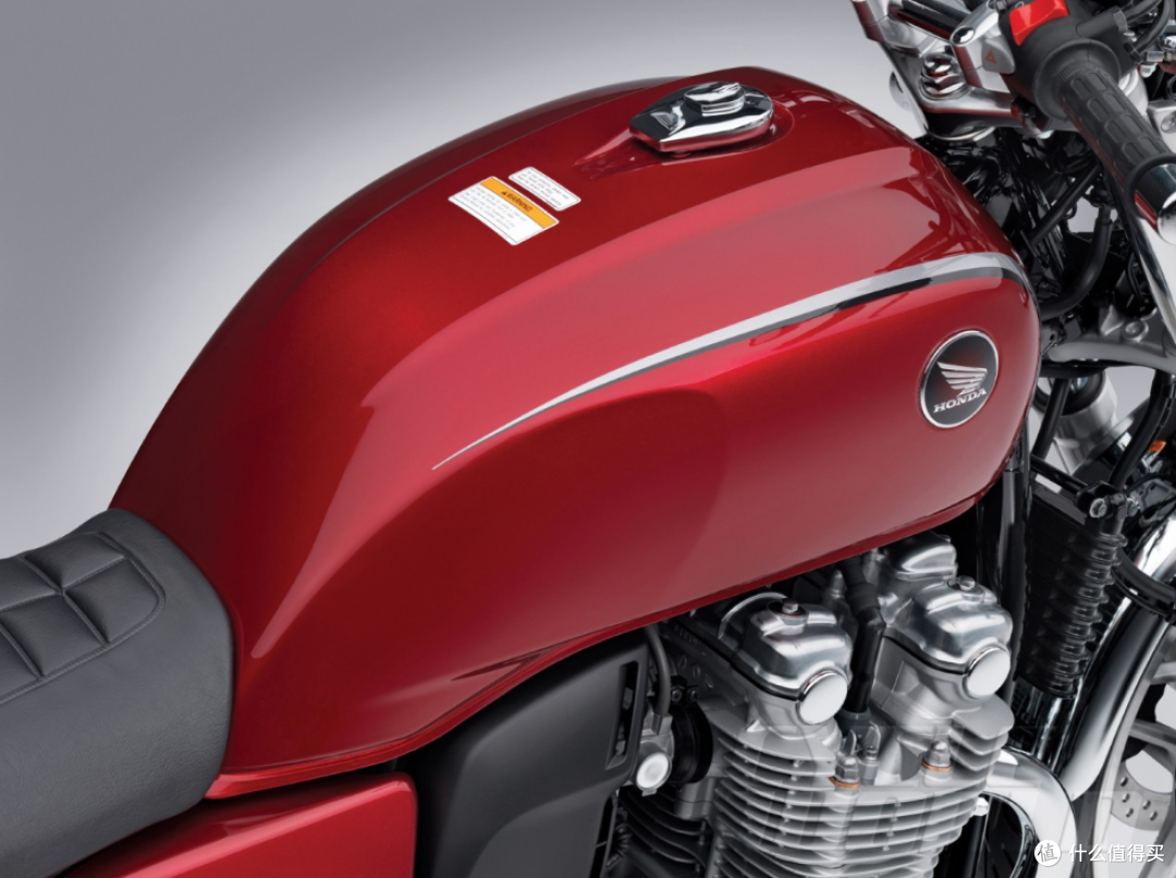 本田2014款CB1100复古风格与现代性能的摩托车