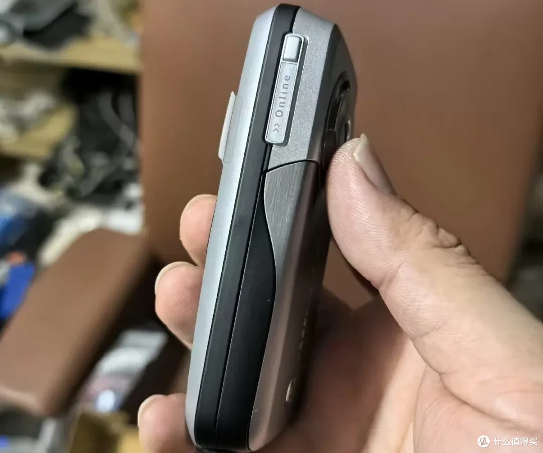 二十年前的拍照手机,别看像素只有30万,却是CCD传感器