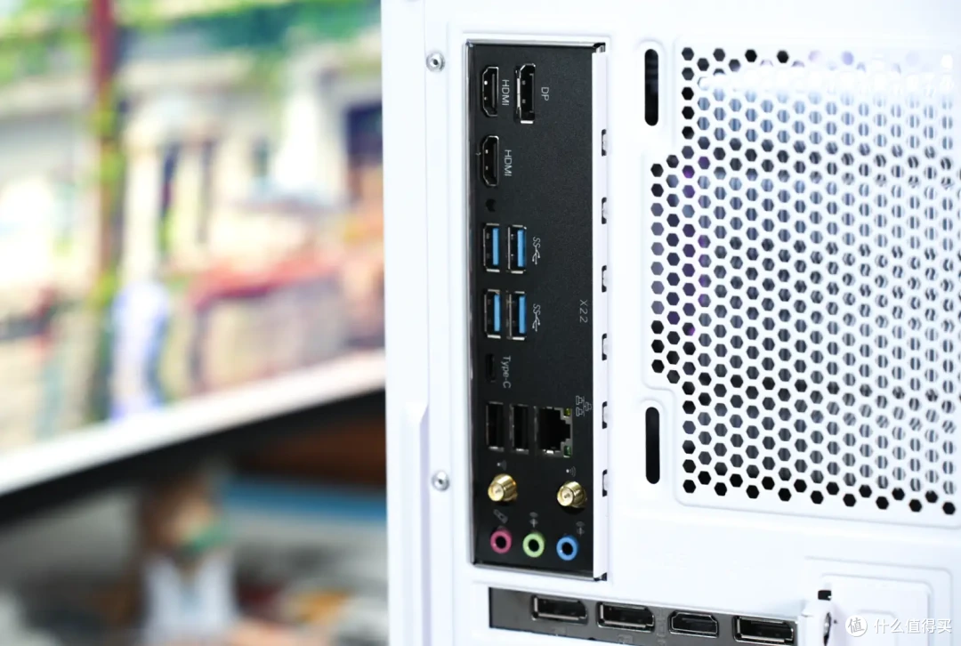 i7处理器+RTX4060台式机才5000出头?微星宙斯盾S上手体验