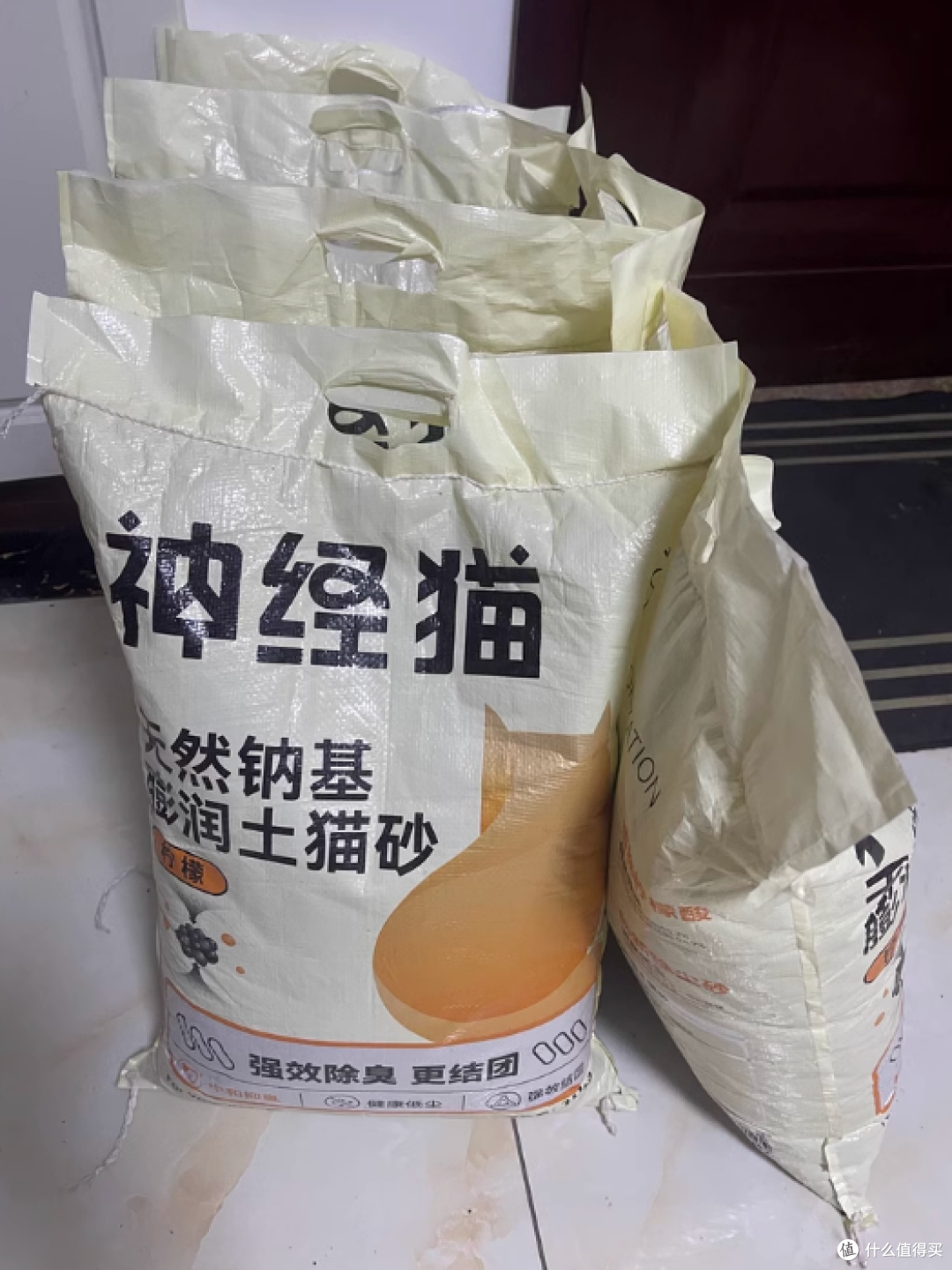 铲屎官必看!这款膨润土混合矿砂猫砂,除臭低尘超省心